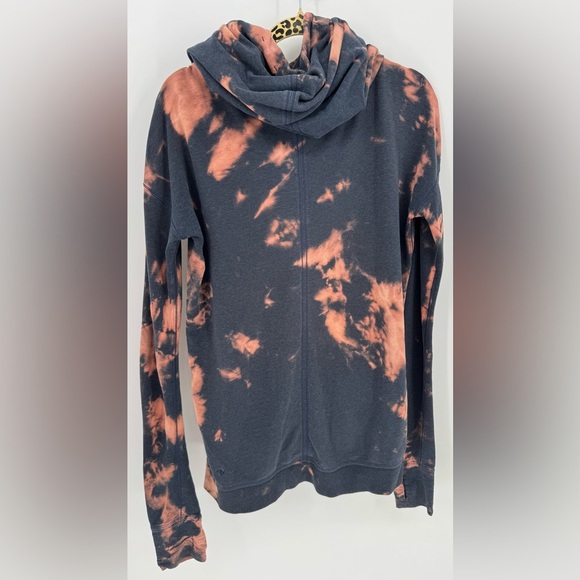 Lululemon Bleached Tie-Dyed Funnel Neck Hoodie - Picture 4 of 15
